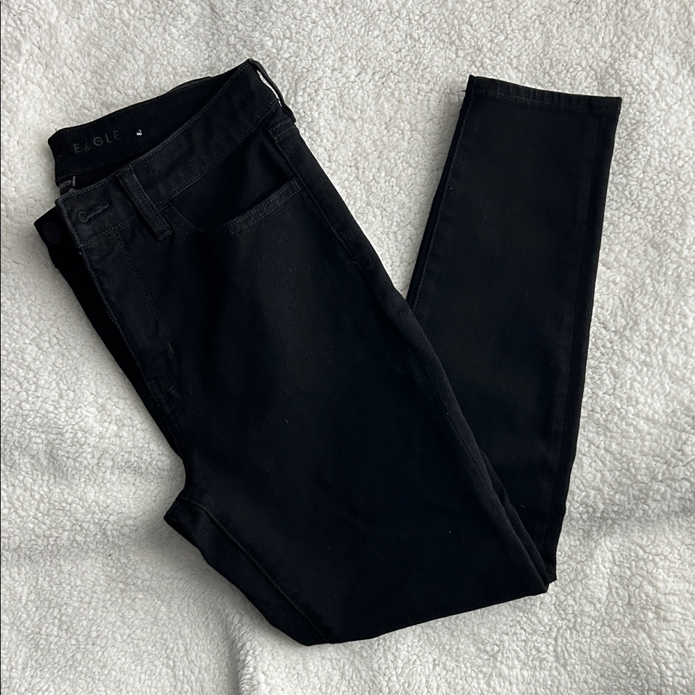 Black American Eagle high rise Skinny Jeans, size 8 Short
